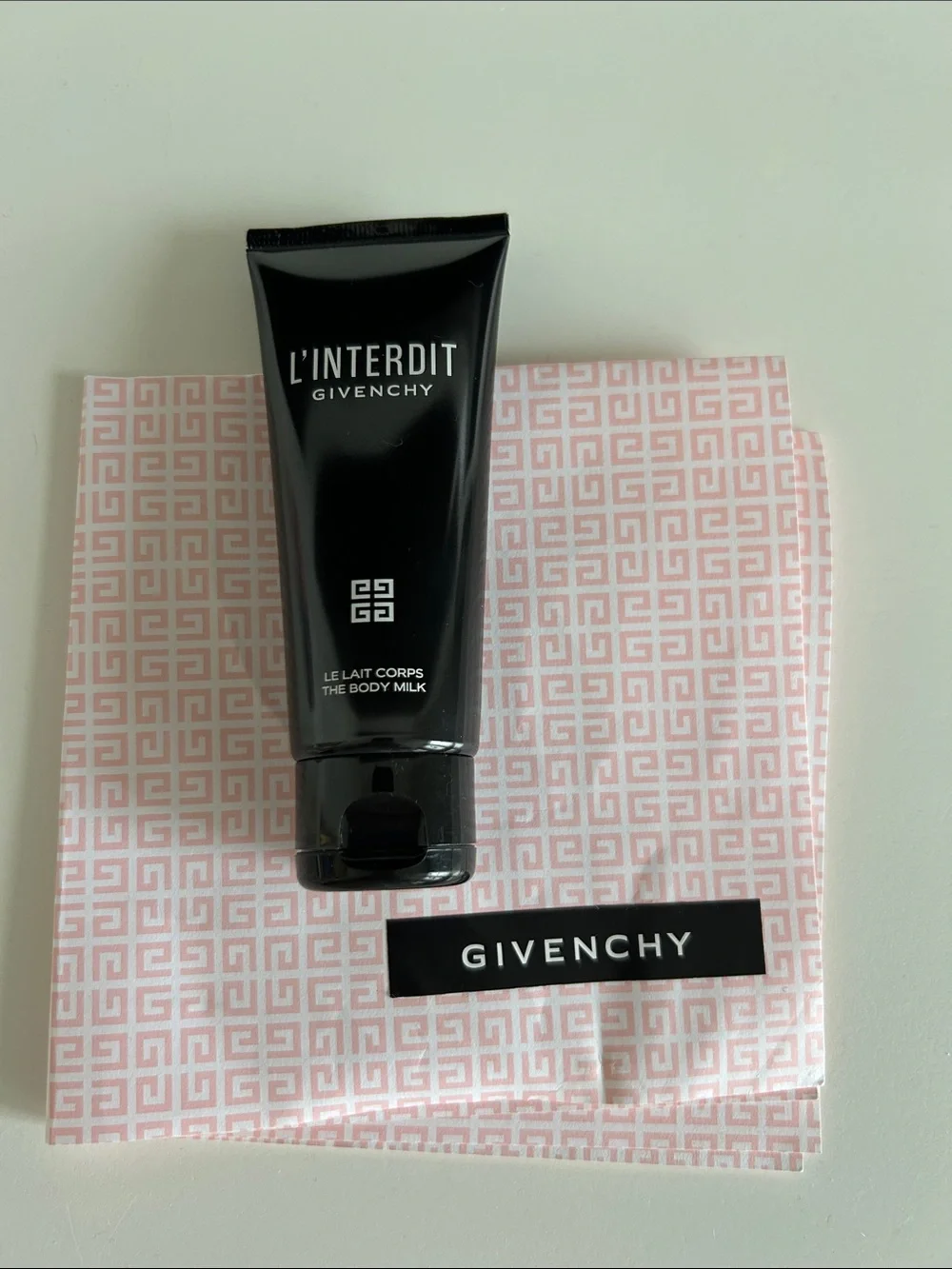 ⭐️⭐️Givenchy L'Interdit Body Milk - Black Tube⭐️⭐️🇫🇷